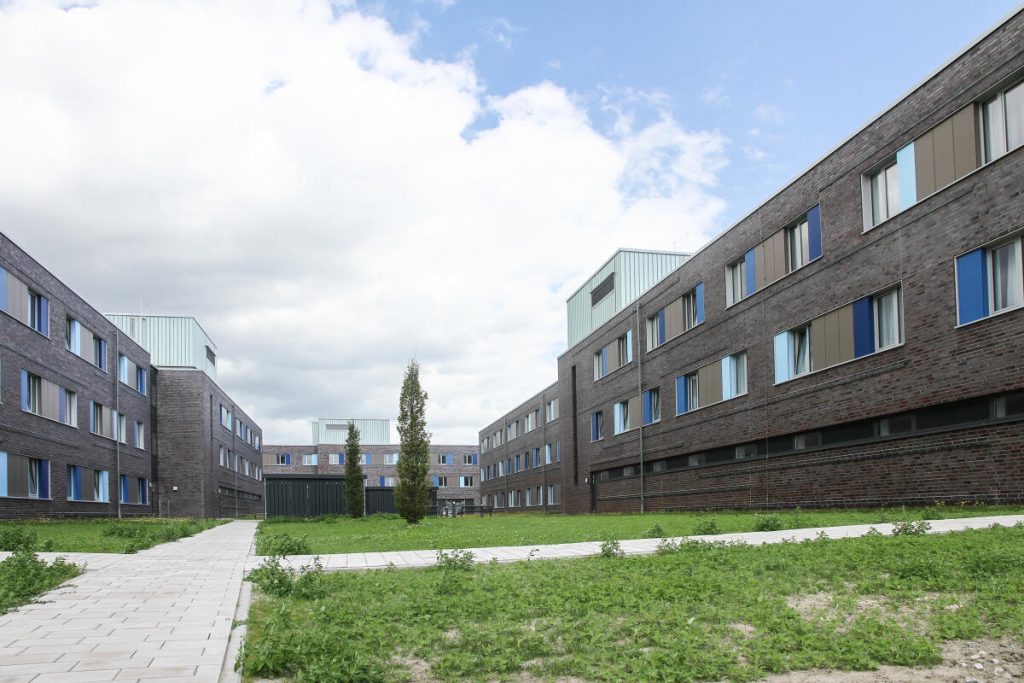 Unterkunftsgebäude in der Westerweiterung am größten Bundeswehrstandort in Wilhelmshaven, am 29.06.2020.